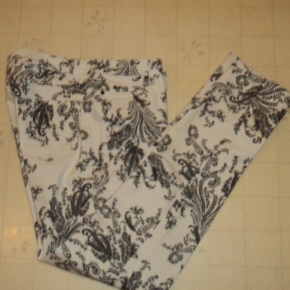 Love Denim 24/7 Women's Size 14W Tall Paisley Jeans Pant White Black - Picture 1 of 10